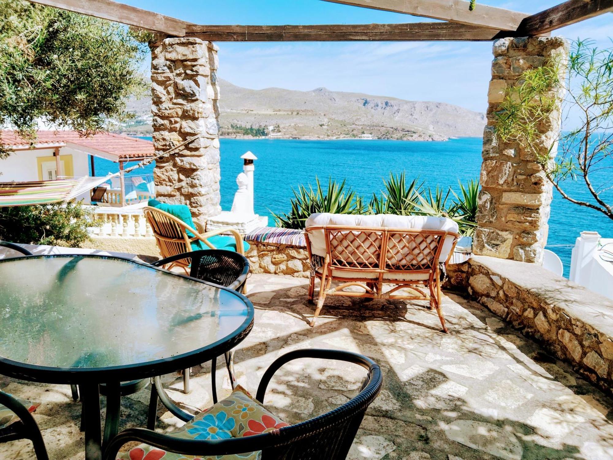 Villa Elegeo Rockhouse Agia Marina  Exterior foto